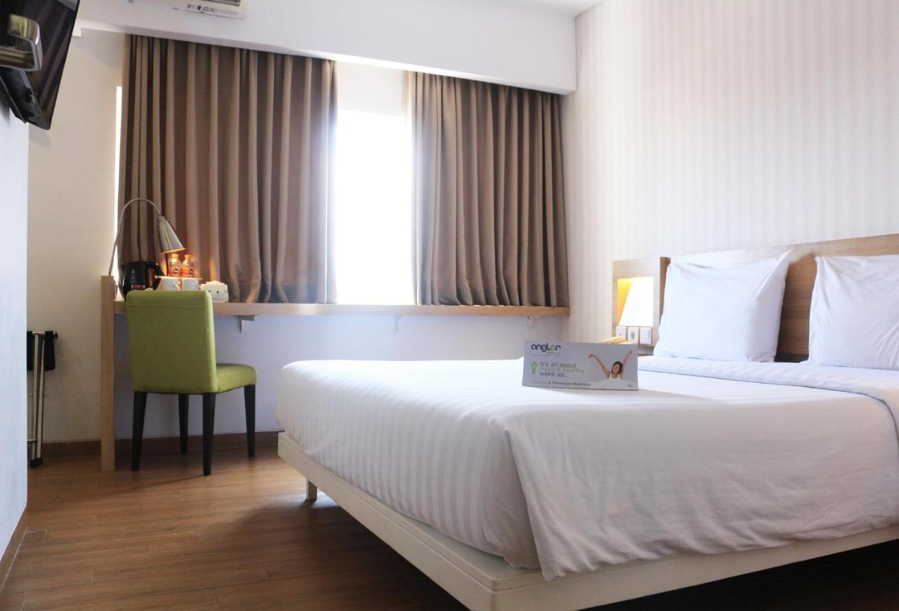 Whiz Prime Hotel Basuki Rahmat Malang Eksteriør bilde