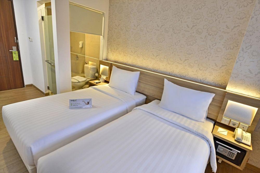 Whiz Prime Hotel Basuki Rahmat Malang Eksteriør bilde