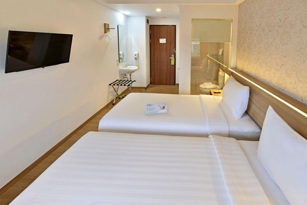 Whiz Prime Hotel Basuki Rahmat Malang Eksteriør bilde