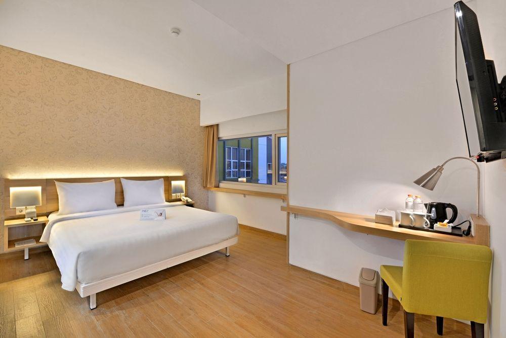 Whiz Prime Hotel Basuki Rahmat Malang Eksteriør bilde