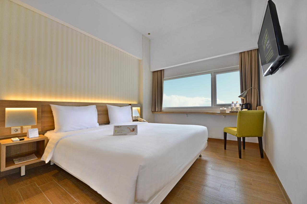 Whiz Prime Hotel Basuki Rahmat Malang Eksteriør bilde