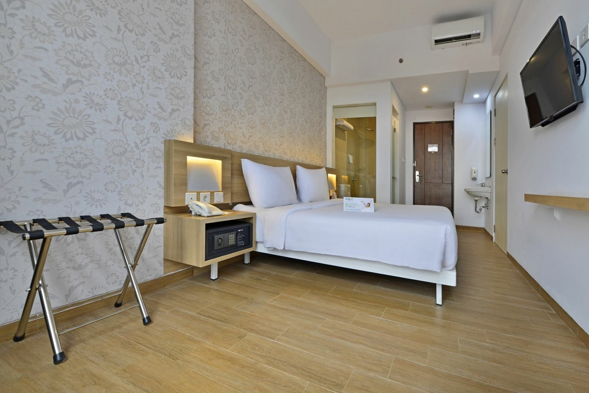 Whiz Prime Hotel Basuki Rahmat Malang Eksteriør bilde